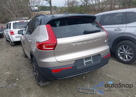 2023 Volvo Xc40 Recharge Pure Electric Twin Plus z USA, uszkodzony, nr VIN YV4ED3UW2P2070931